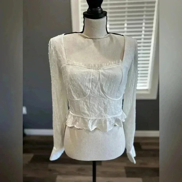 NWT Nasty Gal Cupped Square Neck Textured Crop Top White Size US 4 Long Sleeves - Picture 2 of 11